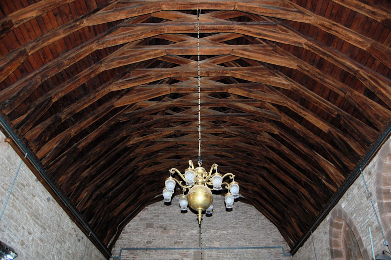 Scissor-braced Nave Roof. Late 17th century